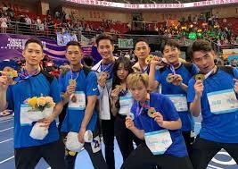 萨姆·索萨因球棒内藏软木塞被当场抓包，引发 2000 年代初期对强打者的全面质疑